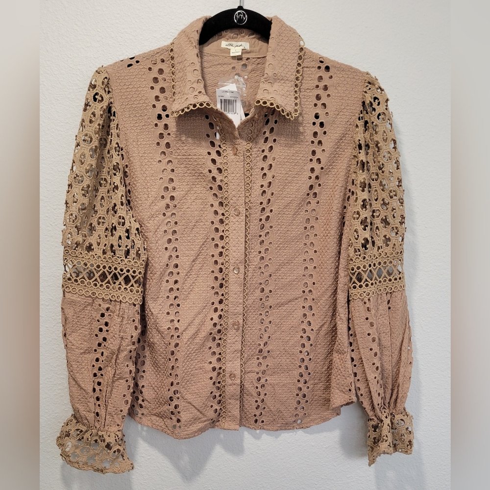 Women's Long Sleeve Button Front Eyelet Top‎ Mushroom Size Large NWT